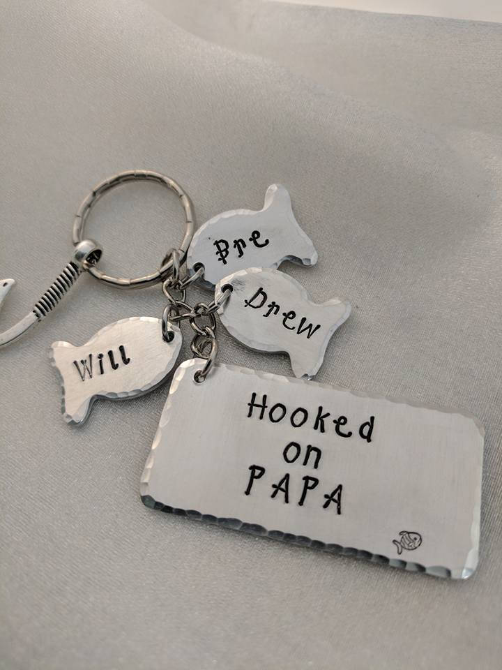 Hooked On Papa - Grandpa Keychain - Fishing Keychain - Personalized Gift For Grandpa - Name Gift - Gift For Dad - Daddy Gift From Child